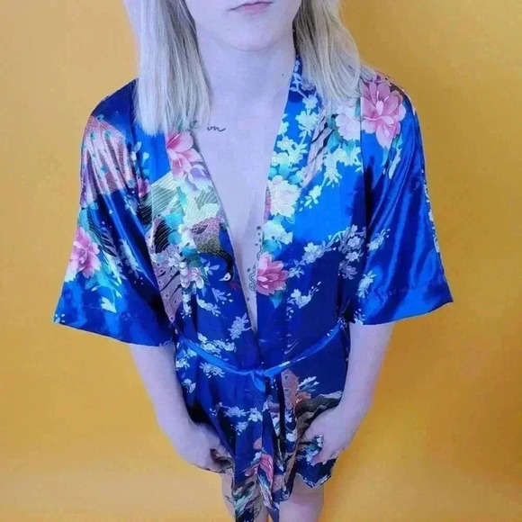 Silky Japanese Floral Robe - S - Picture 5 of 8